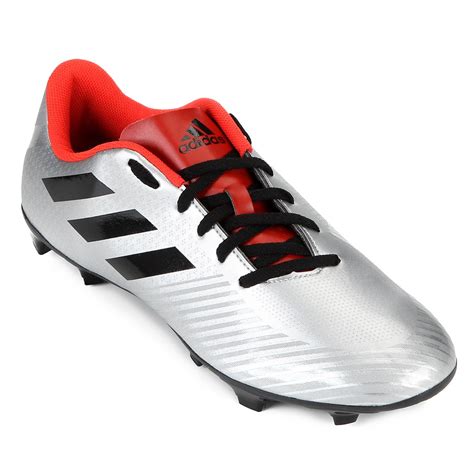 chuteira da adidas original pode jogar campo molhado